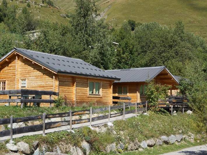 Chalet pour 7 personnes, avec terrasse, animaux acceptés en Savoie