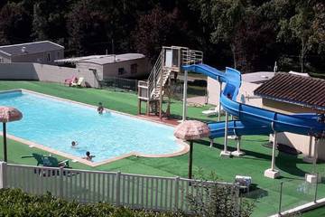 Camping pour 4 Personnes dans Chazelles-sur-Lyon, Montbrison, Photo 4