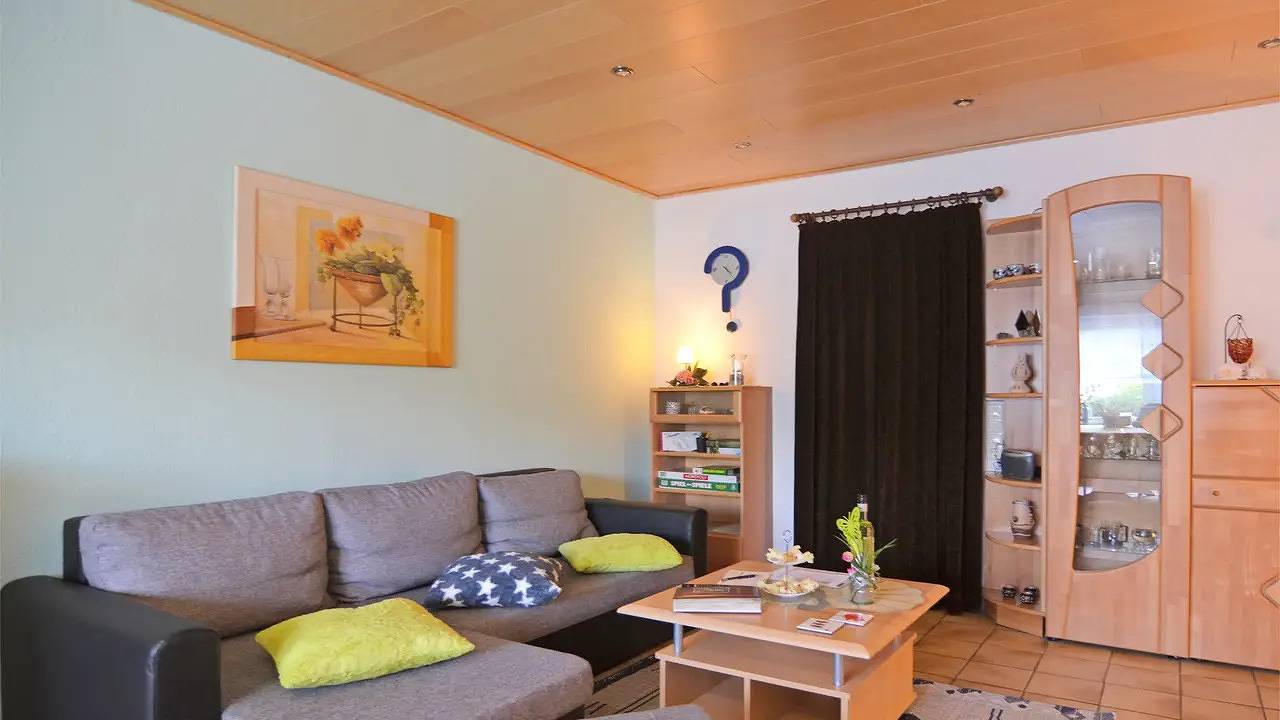 Geheel vakantieappartement, Vakantieappartement voor 3 personen met tuin in Niedersfeld, Upland
