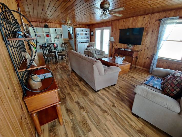 Vacation rental for 13 people, with pets in Holden Beach