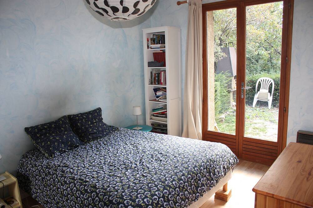 Large country house in the Hautes-Alpes, 5 mm from Lac de Pellautier in La Freissinouse, Gap region