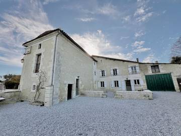 Gîte pour 6 personnes, avec jardin ainsi que terrasse et piscine à Cherval