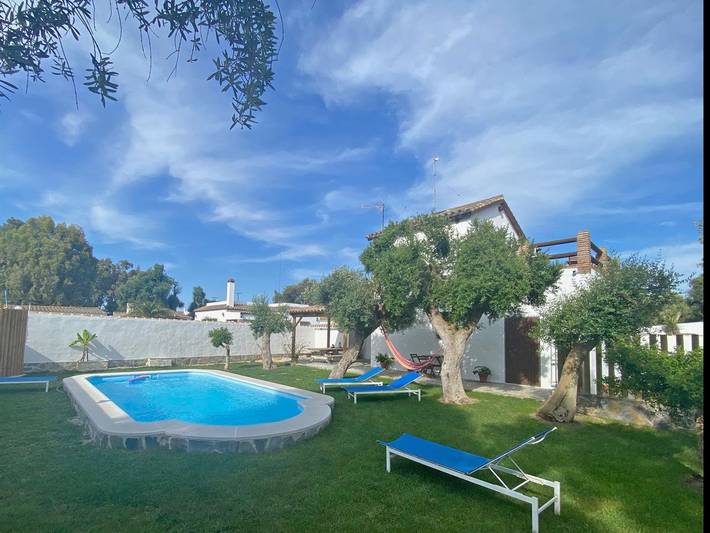 Ferienhaus für 6 Personen, mit Balkon und Terrasse sowie Garten und Pool