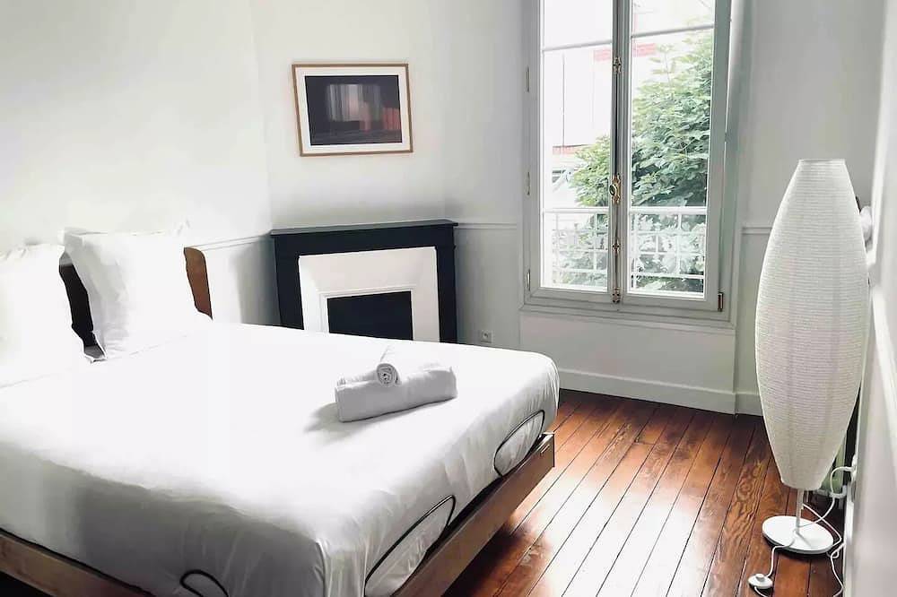 Villa Nearby Paris - 17 Guests - Garden - Parking - Metro in Le Kremlin-Bicêtre, Val-de-Marne