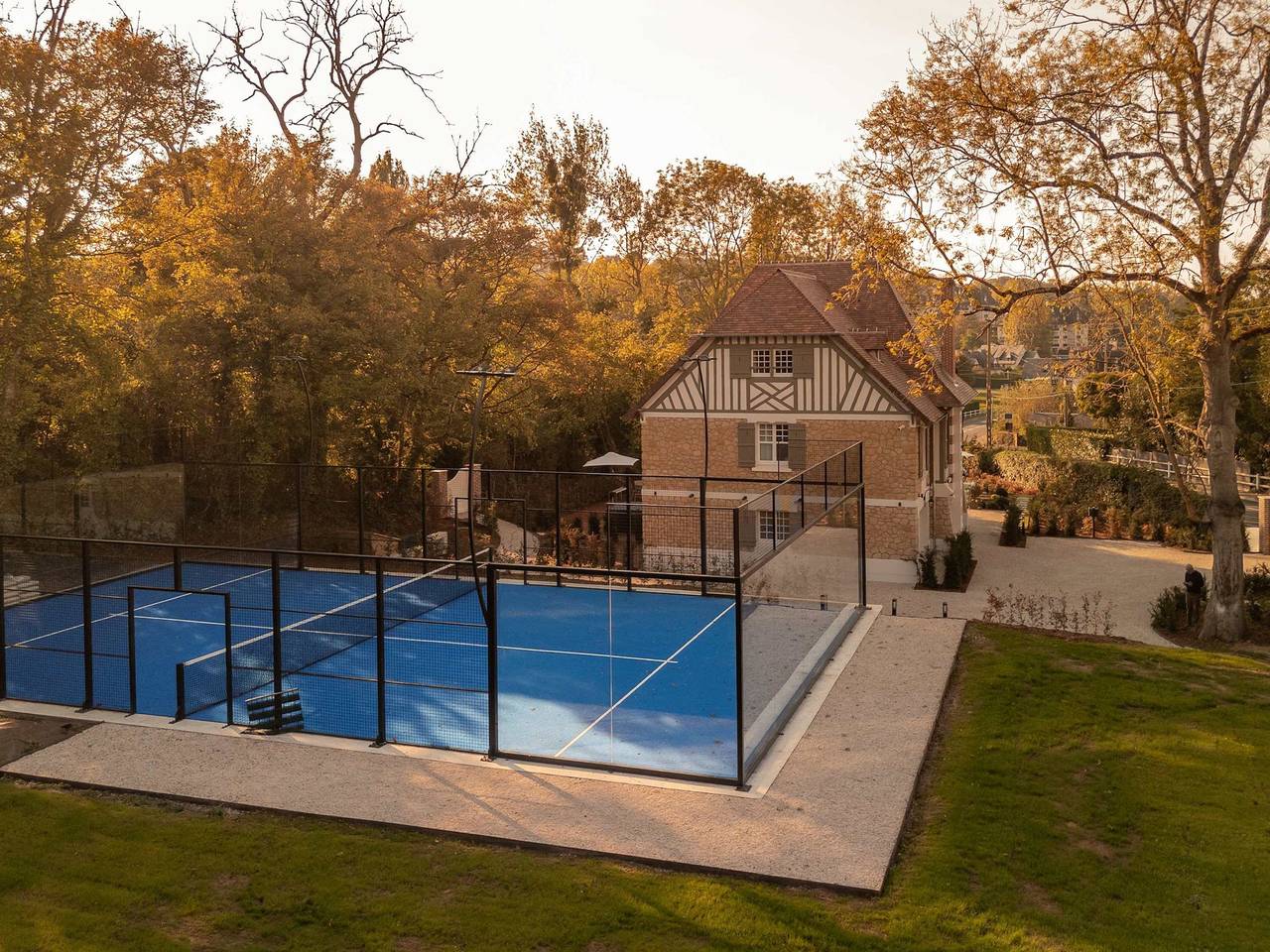 Villa des Reves  Luxury in Villers  Pool  Jacuzzi   Padel court  close to Deauville in Villers-sur-Mer, Region de Lisieux