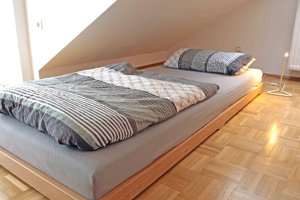 Ganze Wohnung, Studio-Appartment mit Panoramablick auf das Rheintal in Lahnstein, Osteifel