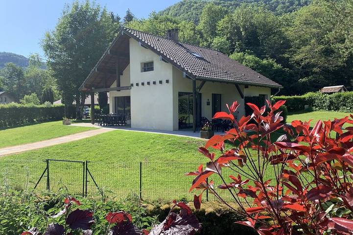 Ferienhaus für 7 Personen, mit Terrasse und Garten am Doubs