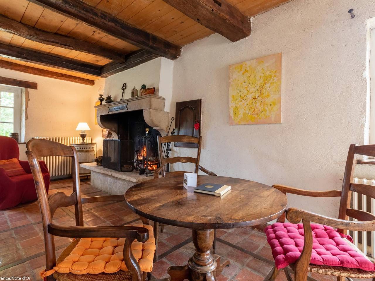 Maison charmante avec cheminée et animaux admis près de Bèze in Noiron-sur-Bèze, Région de Dijon
