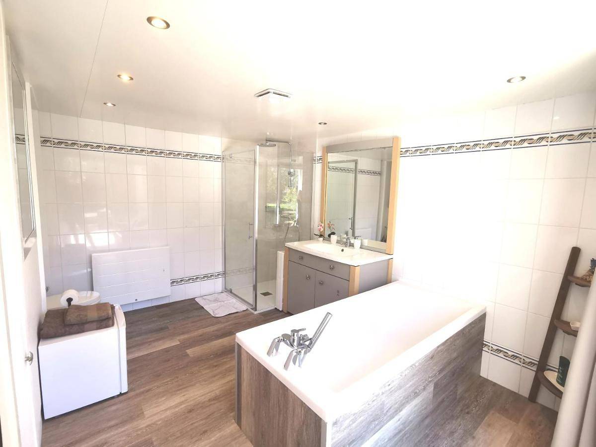 Appartement de vacances entier, Villa Athena, séjour bien-être et éthique in Meuvaines, Région de Bayeux