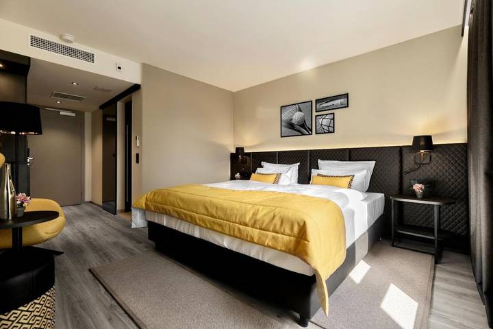 Hotel für 4 Personen, mit Terrasse und Pool sowie Sauna in Halle (Westfalen)