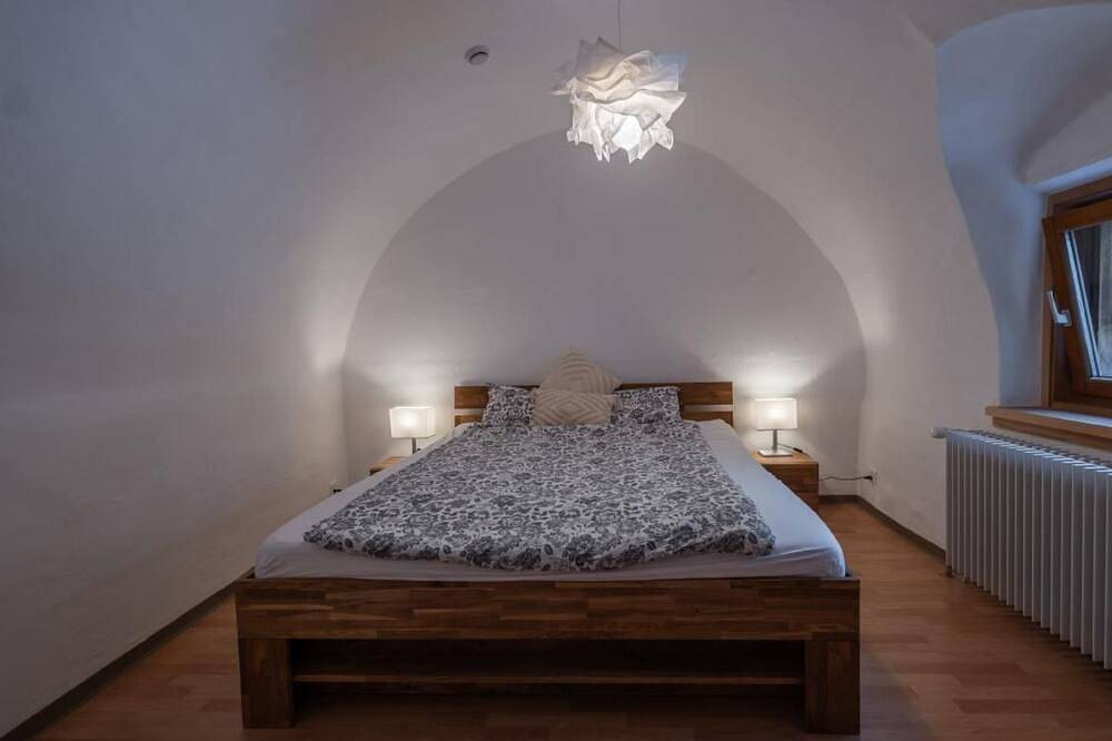 Ganze Wohnung, Chesa Sulegl - Öv inklusive in S-chanf, Sankt Moritz