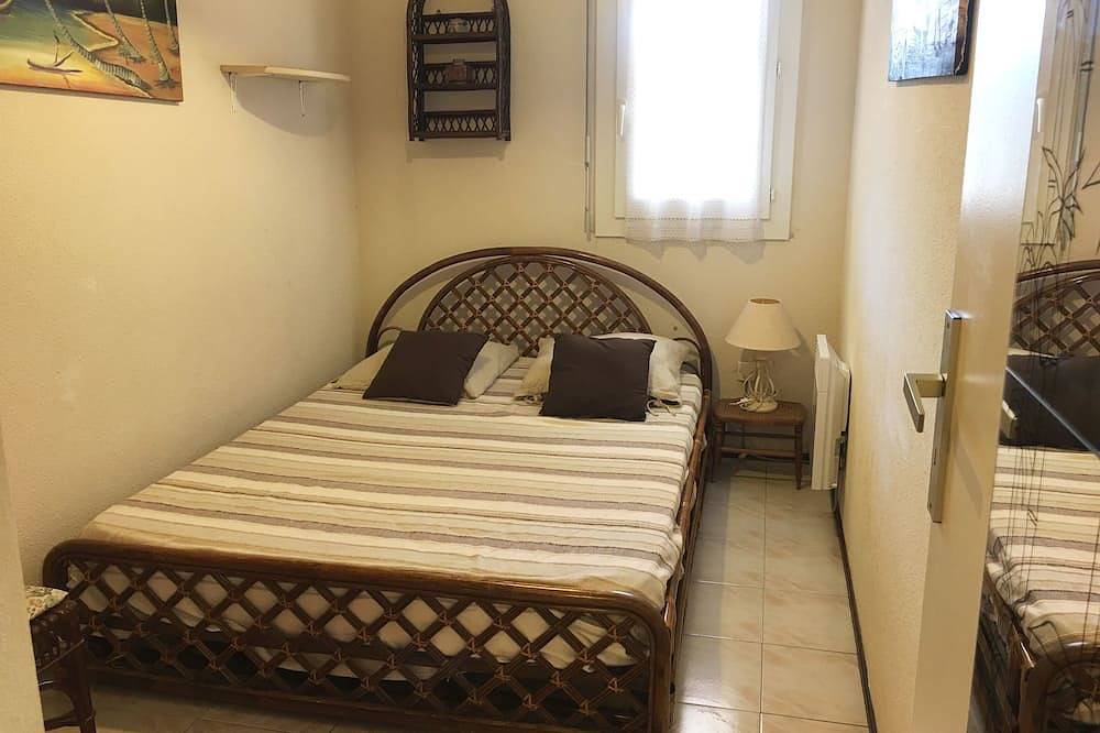 Geheel appartement, Nabij Strand Fijn zand, T3 Airconditioning + Garage, Zwembad, Winkels, Kalm in Bormes-les-Mimosas, Nationaal park Port-Cros