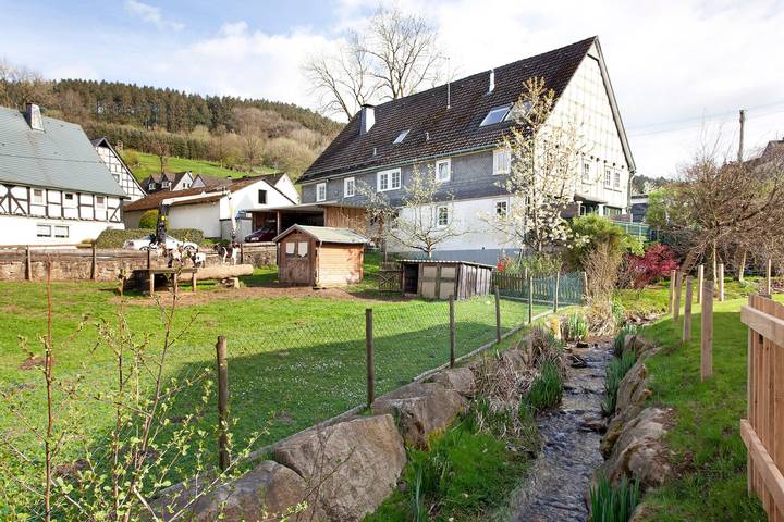 Geheel appartement, Sportieve vakantiewoning met fietsenkelder aan de Rothaarsteig in Kreis Olpe, Sauerland