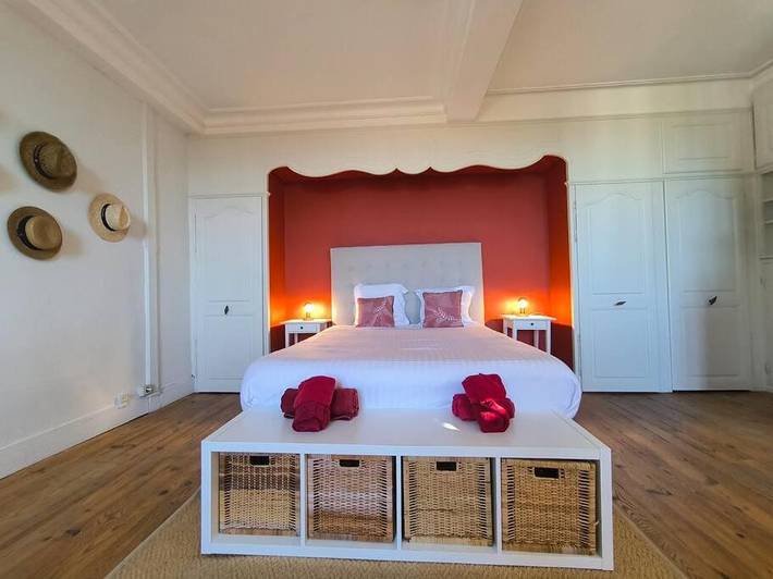 Villa pour 9 personnes, avec Terrasse et Jardin ainsi que Piscine et Vue dans Béarn - 3