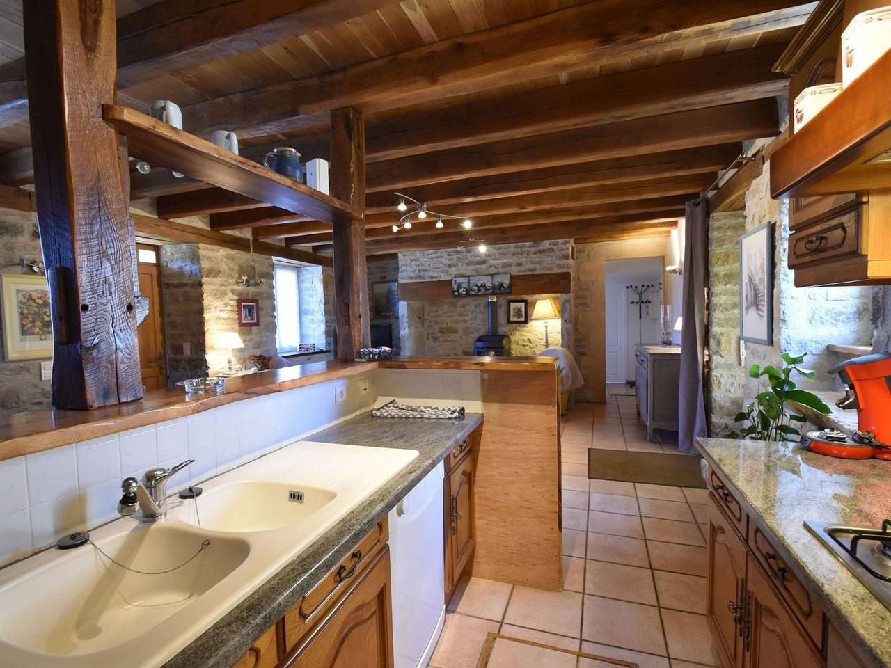 Authentic holiday home with private swimming pool and stunning view in France in Gramat, Quercy