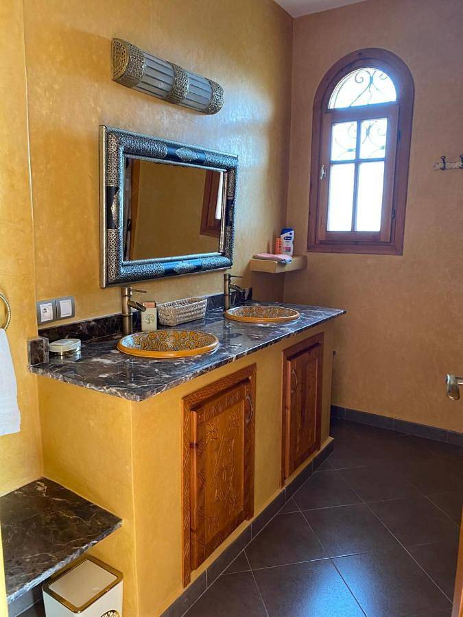 Maison d’hôte pour 4 personnes, avec vue ainsi que jardin et piscine dans Ghazoua - 4