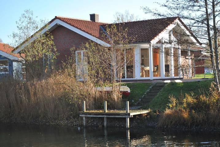Ferienpark für 6 Personen, mit Whirlpool und Terrasse sowie Garten und Sauna in Cuxland