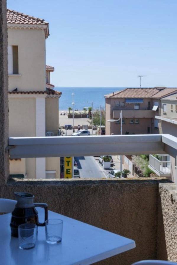 Location de vacances pour 2 personnes, avec vue et balcon, adapté aux familles dans Office De Tourisme De Valras Plage - 2