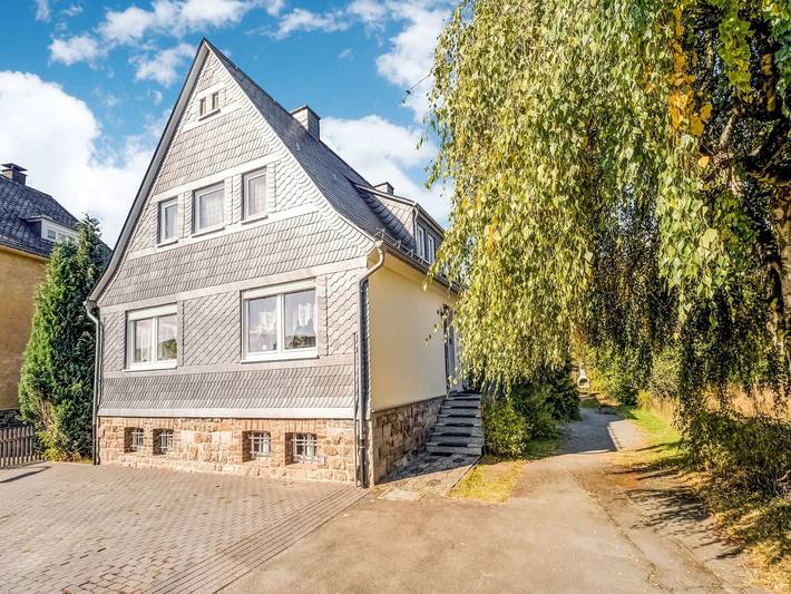 Ferienhaus für 16 Personen, mit Garten, kinderfreundlich in Medebach