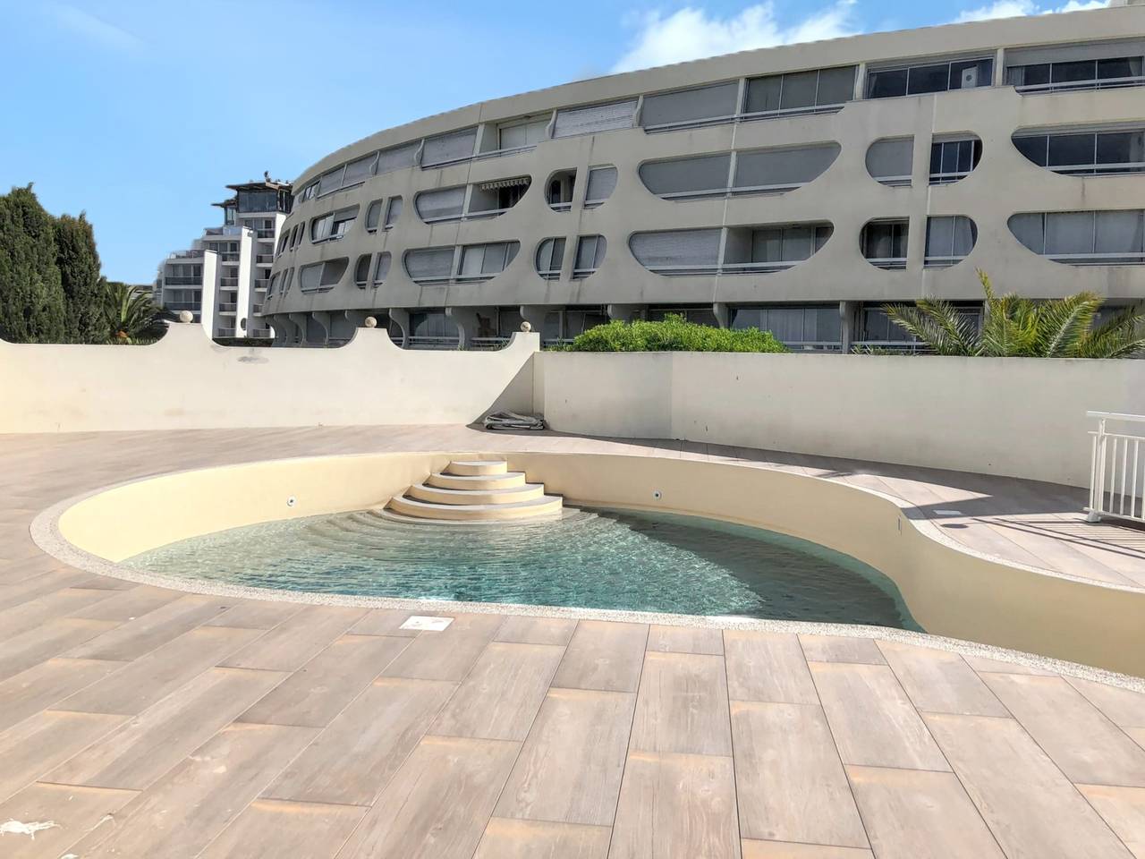 Appartement entier, Appartement charmant au Grau-du-Roi avec piscine partagée in Port Camargue, Le Grau-du-Roi
