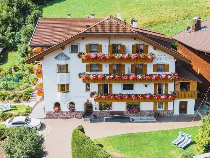 Hotel für 5 Personen, mit Garten und Ausblick im Grödnertal