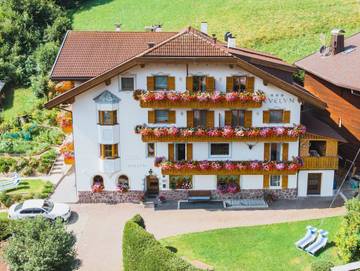Hotel für 5 Personen, mit Garten in Kastelruth