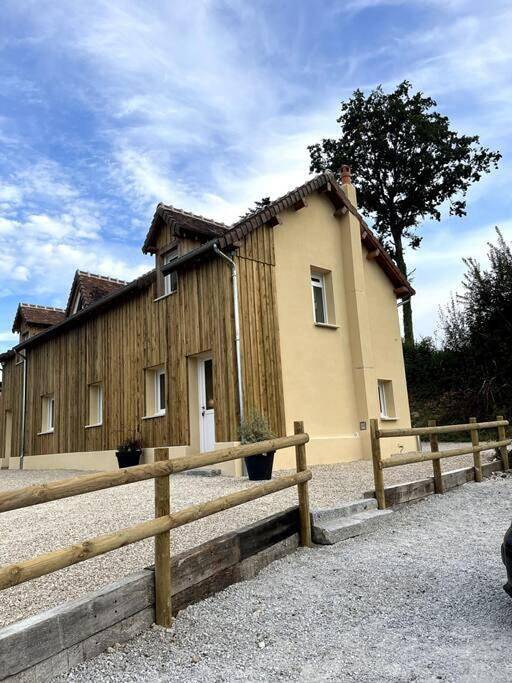 Location de vacances pour 6 personnes, avec jacuzzi et jardin à Saint-Martin-des-Pézerits - 4