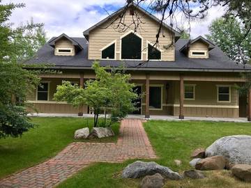 Log Cabin for 10 Guests in McCall, Payette Lake, Picture 1