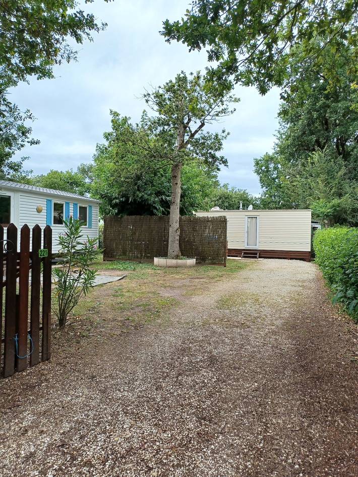 Bungalow pour 4 personnes, avec terrasse à Saint-Pierre-d'Oléron