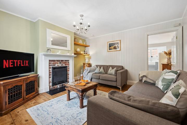 Lovely 2Br Cottage Spacious with Garden in Winchester, South-Downs