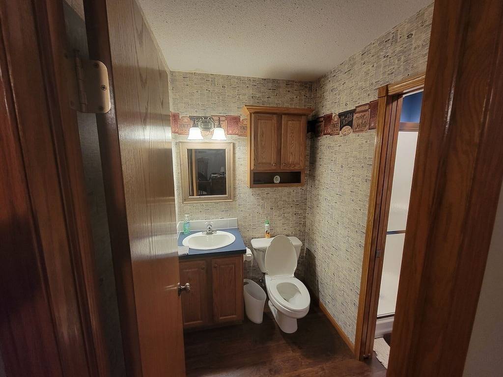 2-bedroom vacation home sitting on your own private lake for fishing/relaxing. in Kansas