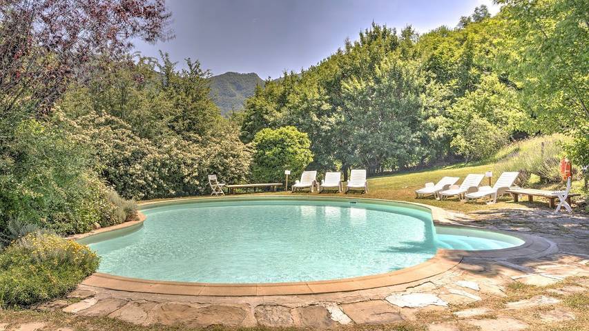 Casa vacanza per 7 persone, con terrazza e giardino nonché vista lago e piscina, con animali domestici in Firenze e dintorni