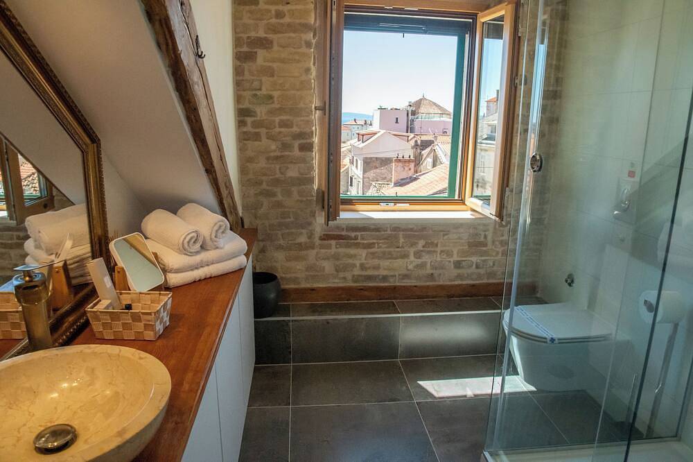 Oblivion Rooms Split - Spacious & Cozy Retreats. Sea & Park Views Await in Split, Split-Dalmatia