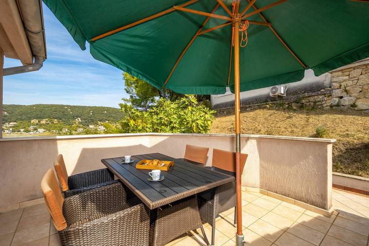 Ferienwohnung für 4 Personen, mit Balkon und Pool in Supetarska Draga - 3