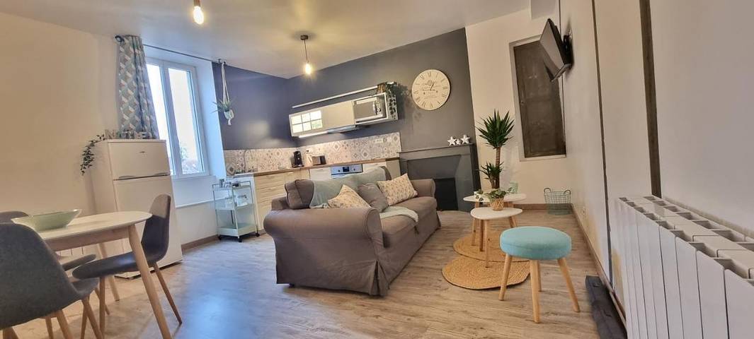 Location de vacances pour 6 personnes, avec Terrasse ainsi que Jardin et Vue à Vandenesse-en-Auxois