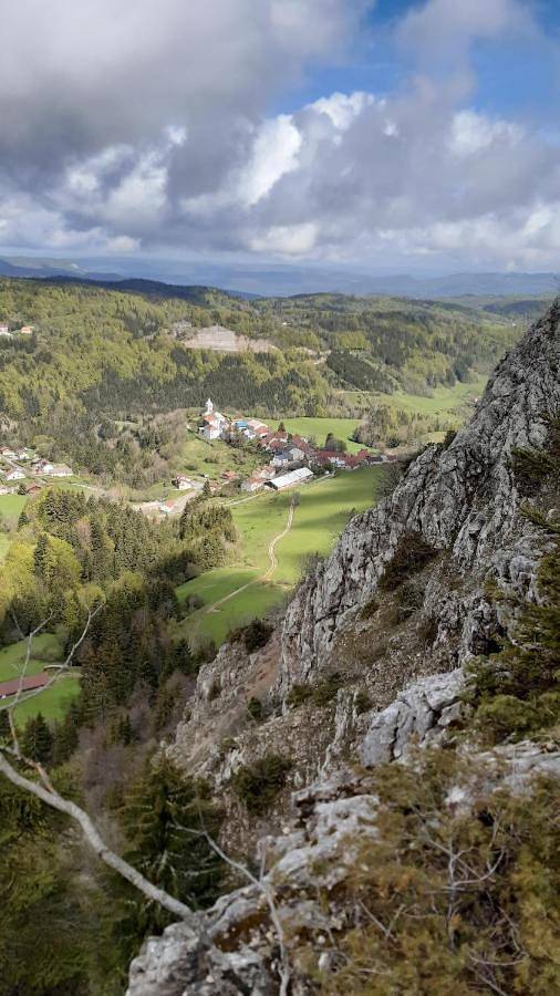 Gîte pour 3 personnes, avec terrasse et vue, animaux acceptés à Les Bouchoux - 3