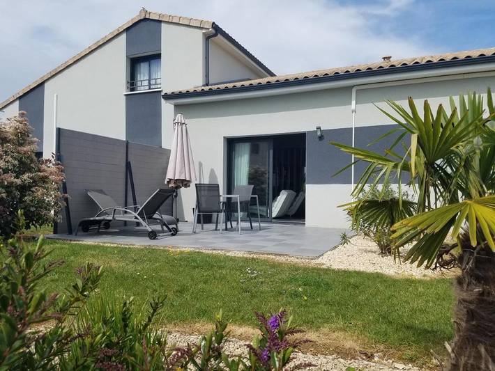 Location de vacances pour 4 personnes, avec jacuzzi et jardin à Chasseneuil-du-Poitou