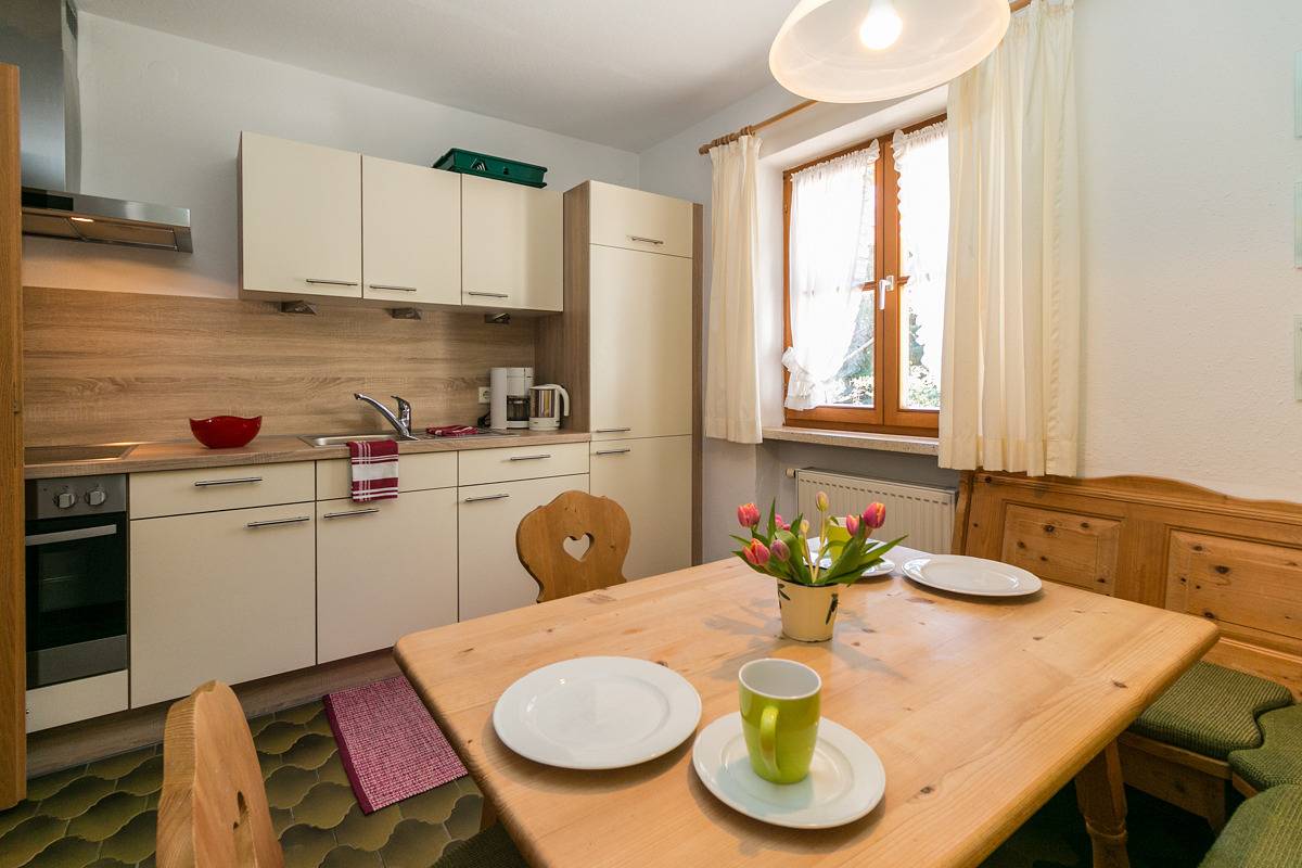 Apartamento vacacional entero, Haus Sonnenrose - Holiday flat 2 for 4 persons, with extra bedroom and kitchen in Reit im Winkl, Alpes Bávaros