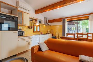Village Vacances pour 7 Personnes dans Joyeuse, Auvergne-Rhône-Alpes, Photo 2