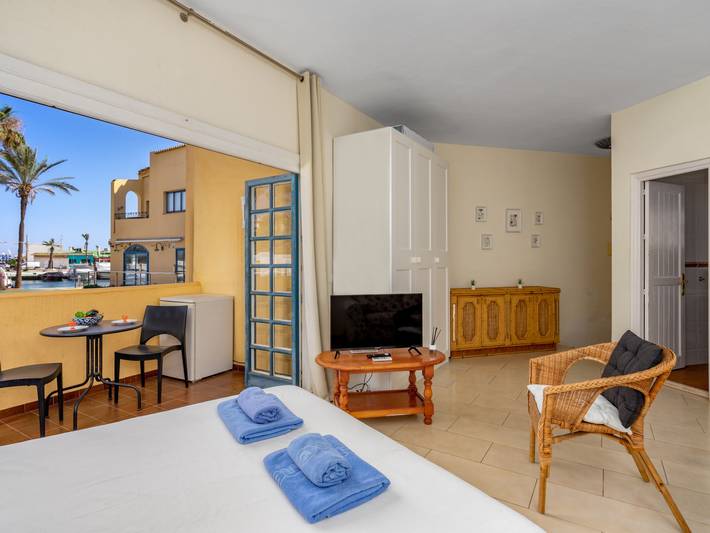 Ferienwohnung für 2 Personen, mit Kinderpool und Garten sowie Balkon in Marbella - 2