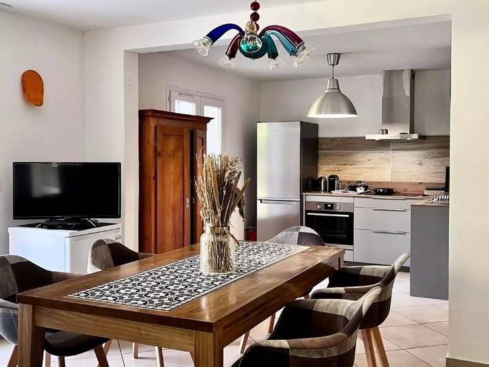 Gîte pour 4 personnes, avec jardin et piscine à Santa-Lucia-di-Moriani