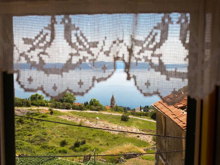 Anwesen mit Blick auf das Wasser in Podgora, Makarska Riviera