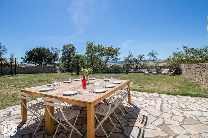 Gîte pour 15 personnes, avec terrasse et jardin, animaux acceptés à Montpeyroux (Puy-de-Dôme) - 3