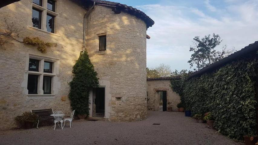 Location de vacances pour 3 personnes, avec Terrasse ainsi que Jardin et Vue à Senouillac