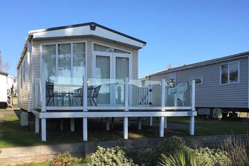 Static Caravan for 4 People in Poole, Poole Harbour, Photo 4