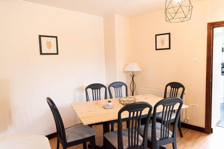 Location de vacances pour 6 personnes, avec jardin, adapté aux familles à Saint-Georges-de-Reintembault - 4