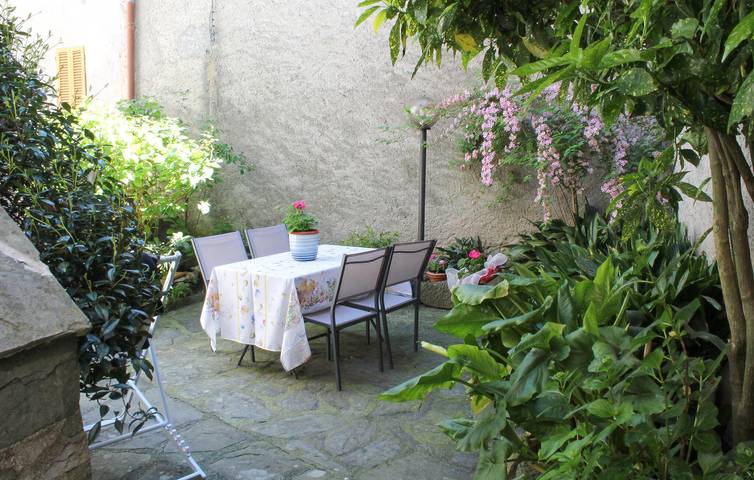 Appartamento intero, Accogliente appartamento vicino al fiume e al centro città con parcheggio in Gallicano, Garfagnana