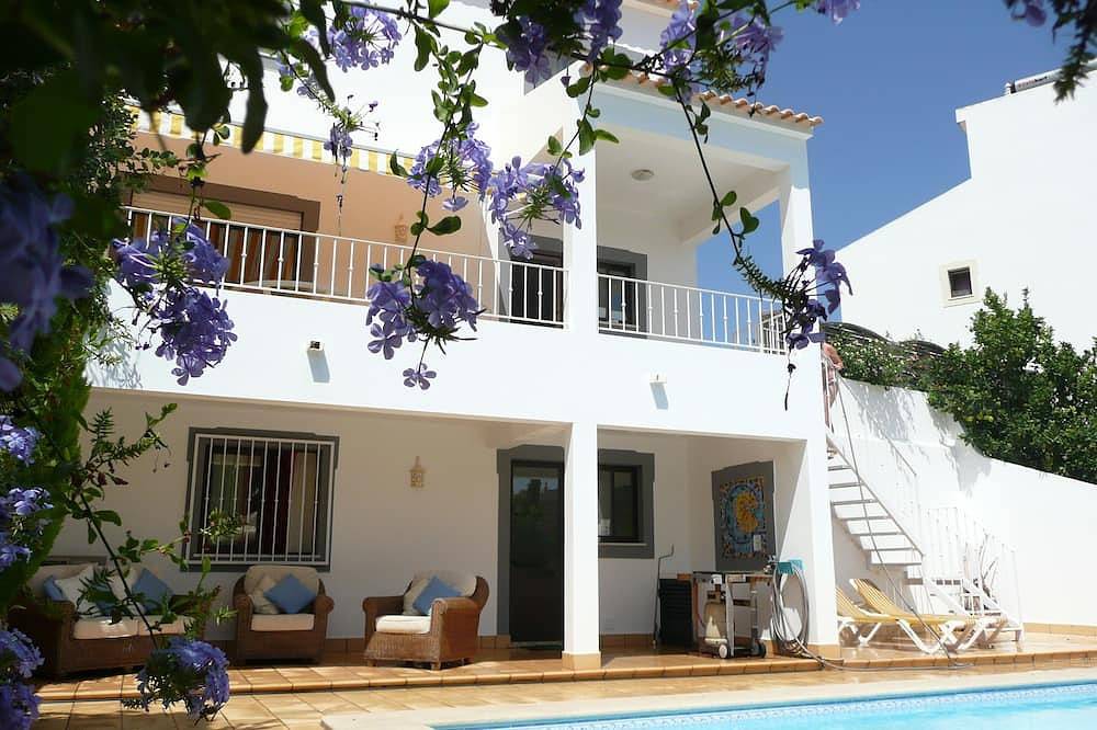 Villa for 12 People in Ferragudo, Faro District