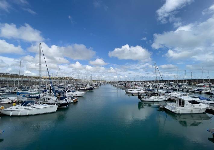 Ganze Wohnung, Ferienwohnung für 4 Personen mit Terrasse in Brighton Marina, Brighton
