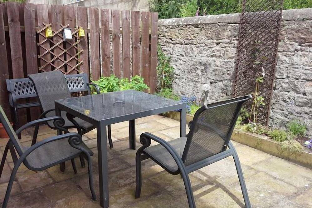 Templars Cottage - sleeps 2 guests in 1 bedroom in Tweedmouth, Northumberland